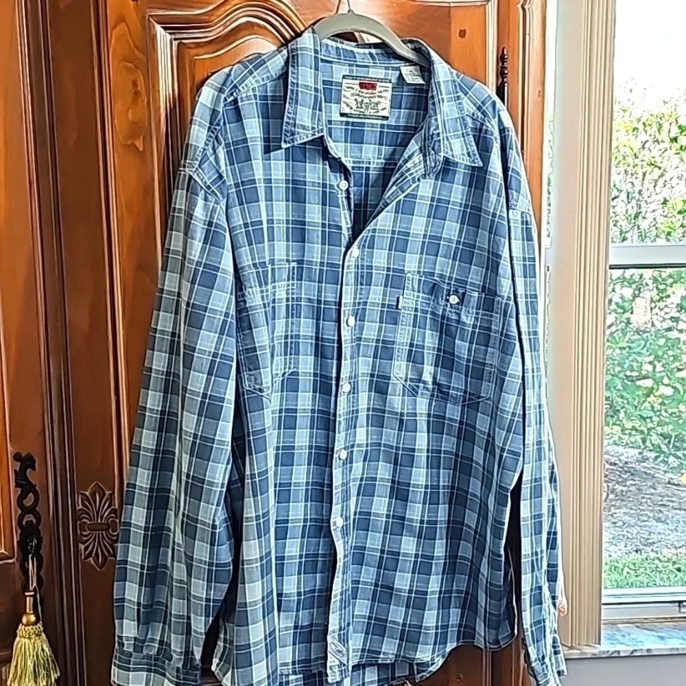 Levi's mens plaid shirt. THE TWO HORSE BRAND. Size XL. Blue/gray‎ plaid.